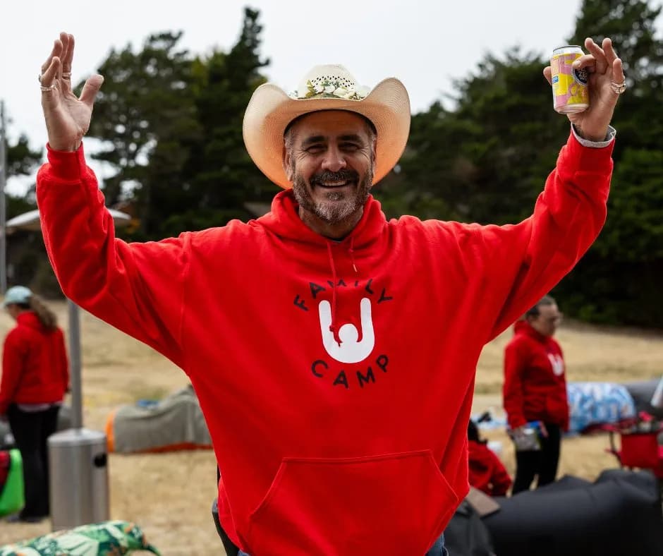 Bobo with arms up